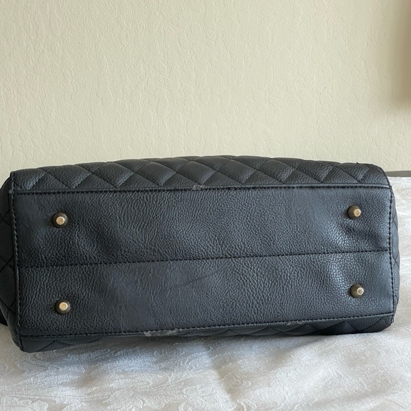 Montana West Quilted Tote with Gold Accents - Picture 3 of 5